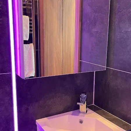 Apartment #5 Tgha Luxury One Bedroom In Athlone
