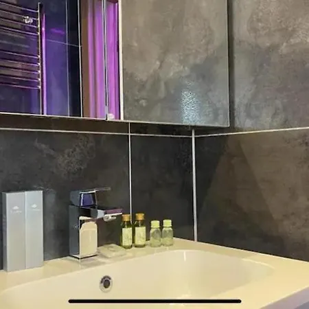 Apartment #5 Tgha Luxury One Bedroom In *