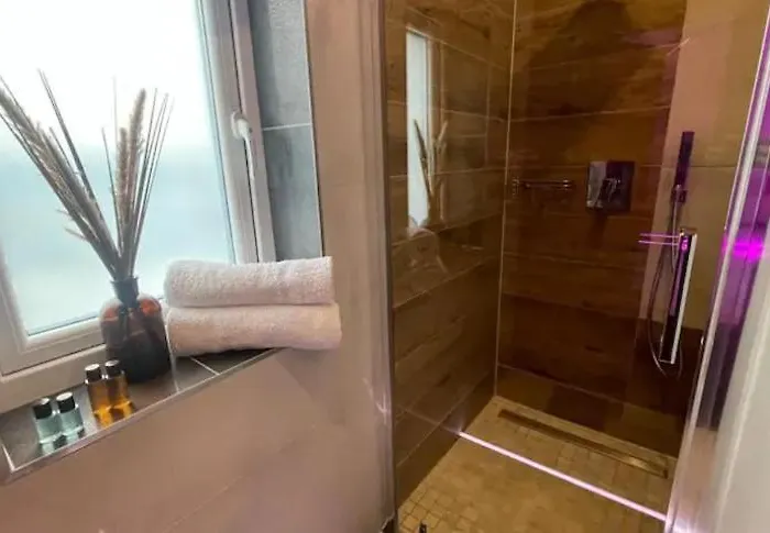 Apartment #5 Tgha Luxury One Bedroom In